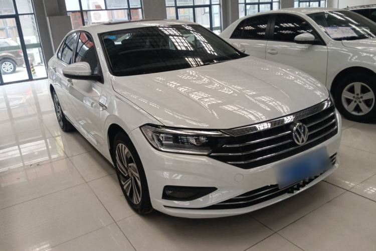 Used Volkswagen Sagitar 2022 280TSI DSG Flyover Edition Front Right 45 Deg