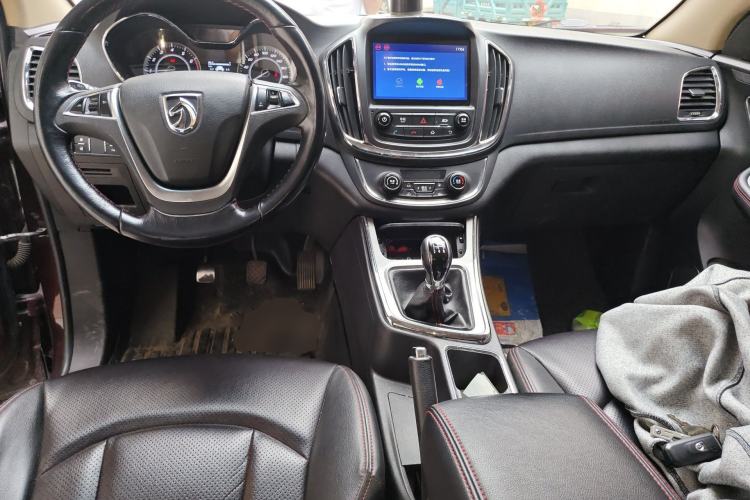 Used Baojun 560 2015 1.8L manual luxury version