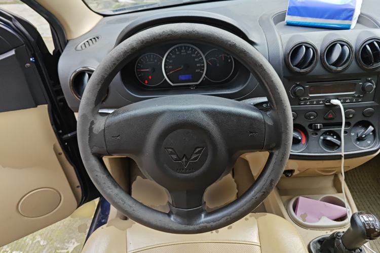 Used Wuling Hongguang 2010 1.4L Luxury Model
