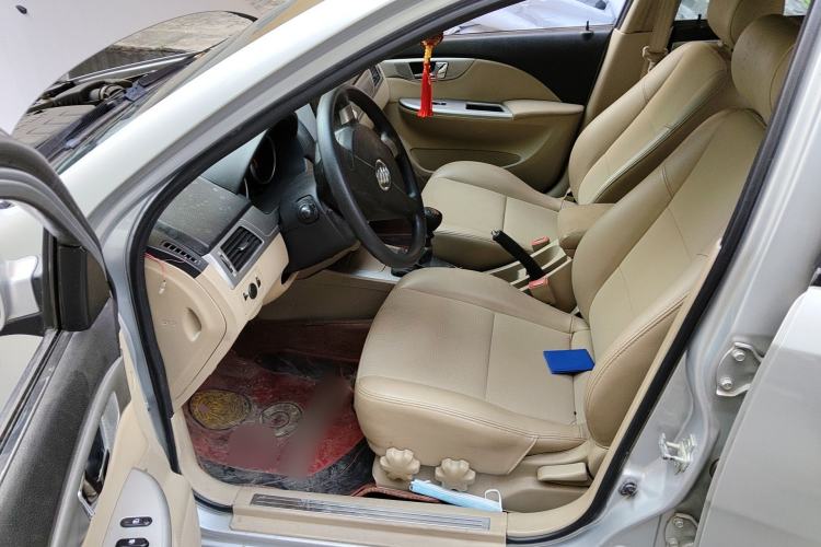 Used Buick Excelle 2013 1.5L Manual Classic Model
