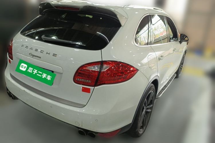 Used Porsche Cayenne 2014 Cayenne Platinum Edition 3.0T Rear Right 45 Deg