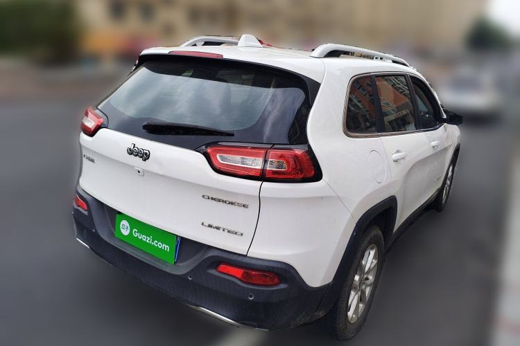 Used Jeep Cherokee 2017 2.0L Superior Edition