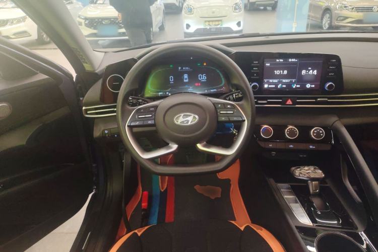 Used Hyundai Elantra 2023 1.5L CVT GLS Leading Edition
