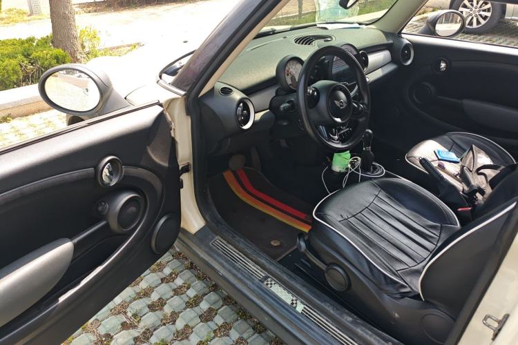 Used MINI 2011 1.6L ONE
