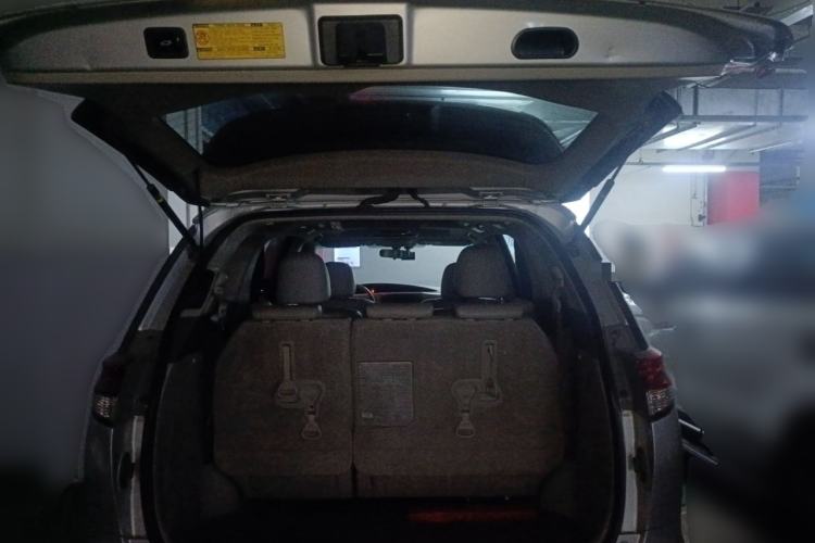 Used Toyota Previa 2006 2.4L 7-Seater Luxury Edition Trunk