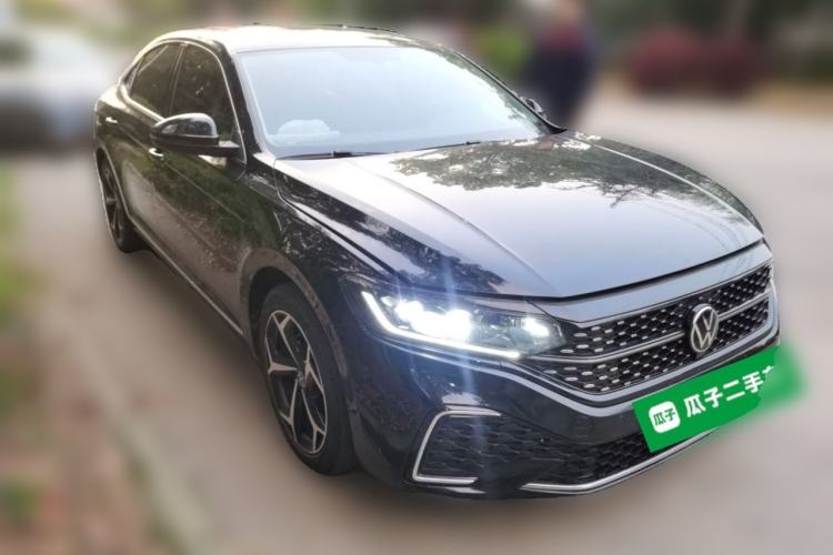 Used Volkswagen Passat 2023 Revised 330TSI Starry Elite Edition Front Right 45 Deg