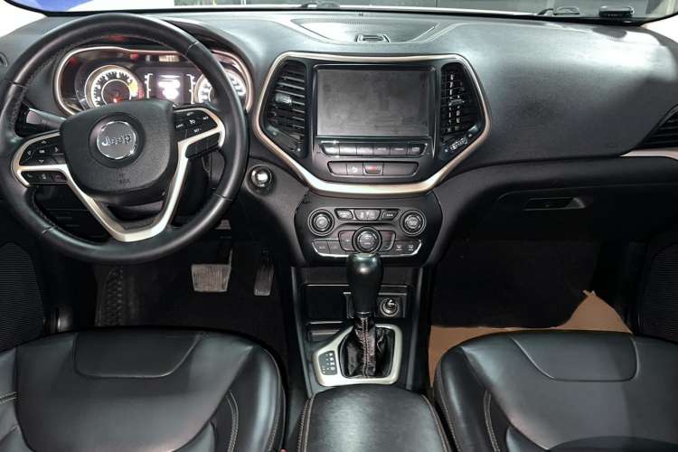 Used Jeep Cherokee 2016 2.4L Leading Edition