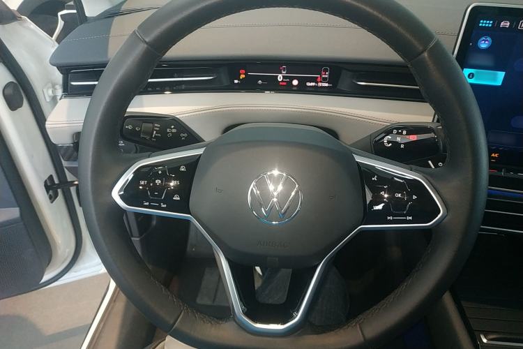 Used Volkswagen ID.7 VIZZION 2024 AIR model Steering Wheel