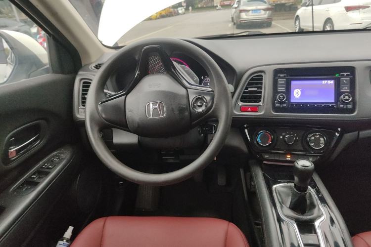 Used Honda Vezel 2015 1.5L manual two-wheel drive Comfort trim level
