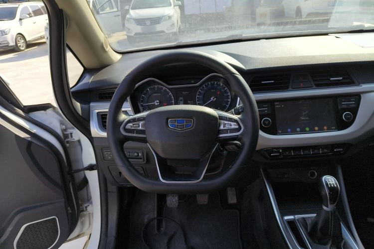 Used Geely Auto Vision X3 2019 Upgraded Model 1.5L Manual Luxury Version