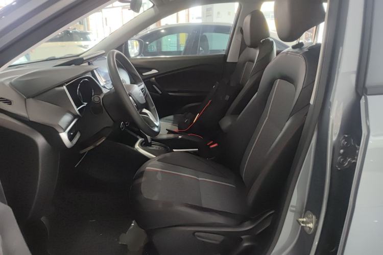 Used Chevrolet Trax 2019 Redline 325T Automatic Fun Edition China VI Standard Left Front Seat