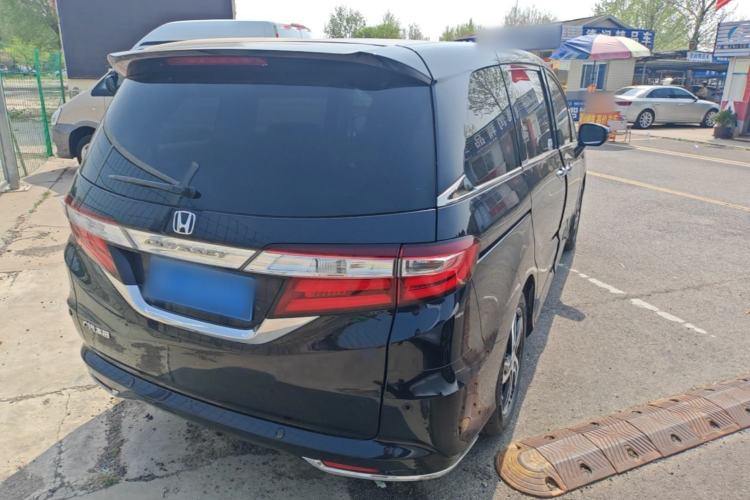 Used Honda Odyssey 2015 Updated Version 2.4L Smart Edition Rear Right 45 Deg