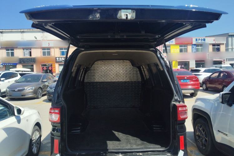 Used FORTHING Lingzhi 2023 V3 1.6L Base Model 2 Seats Trunk