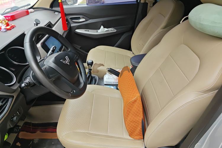 Used Wuling Hongguang 2019 1.5L S Comfort Edition China VI LAR Left Front Seat