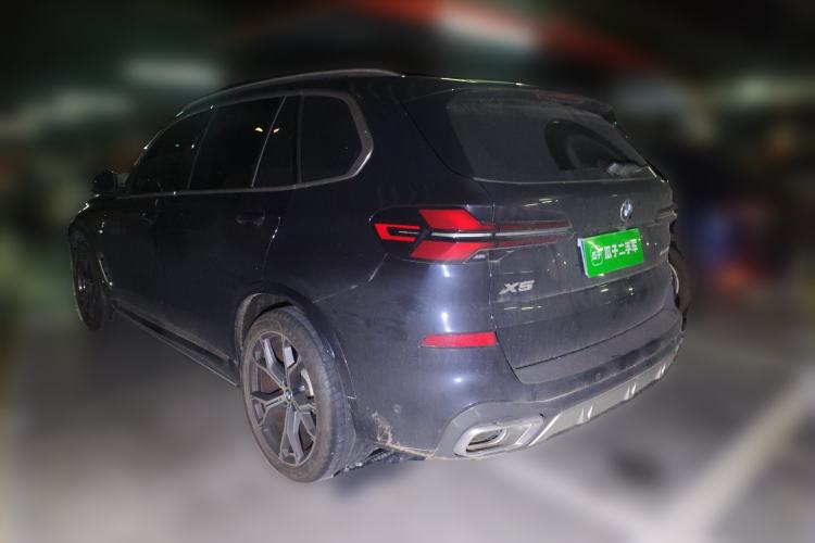 Used BMW X5 2023 xDrive 30Li Luxury M Sport Package
