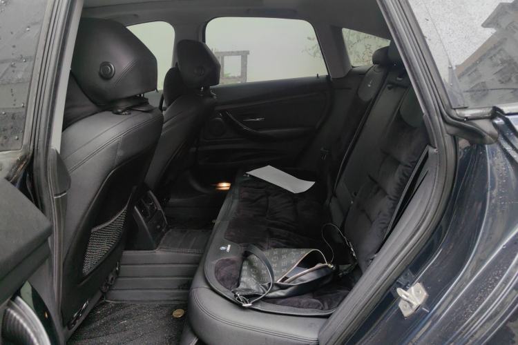 Used BMW 3 Series GT 2017 320i Sport Edition Left Rear Seat