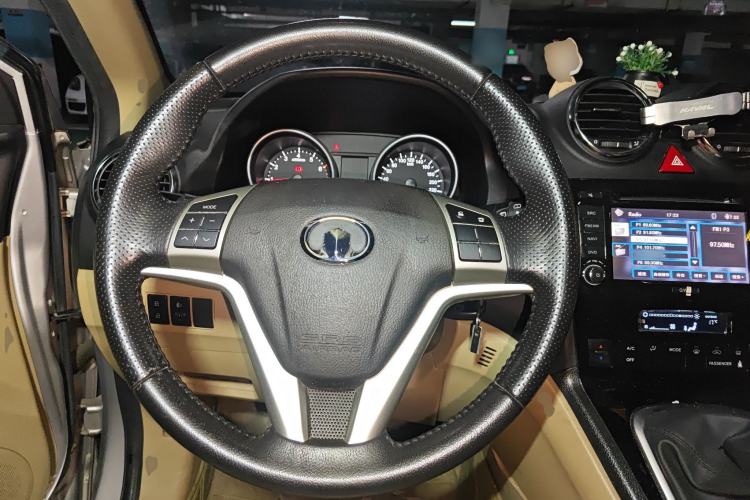 Used Haval H6 2011 2.0L Manual Two-Wheel Drive Elite Version