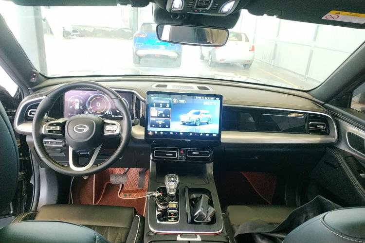 Used GAC Trumpchi GS8 2022 Linghang Series 2.0 TGDI Two-Wheel-Drive Luxury Smart Connectivity Version (7 Seats) Center Console