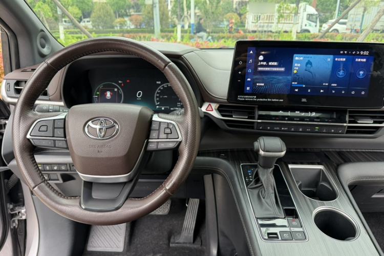 Used Toyota SIENNA 2023 2.5L Hybrid Platinum Edition