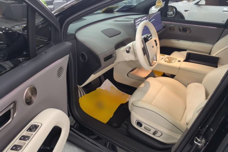 Used Li Auto i6 2025 Model Four-Wheel-Drive Standard Type