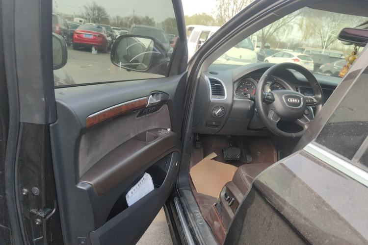 Used Audi Q7  Driver Seat