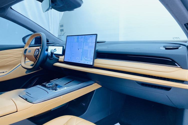 Used Geely Galaxy 8 2025 130km EM-P Starship Edition
