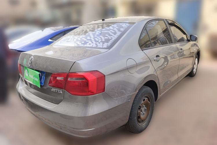 Used Volkswagen Jetta 2015 1.6L Manual Fashion Edition
