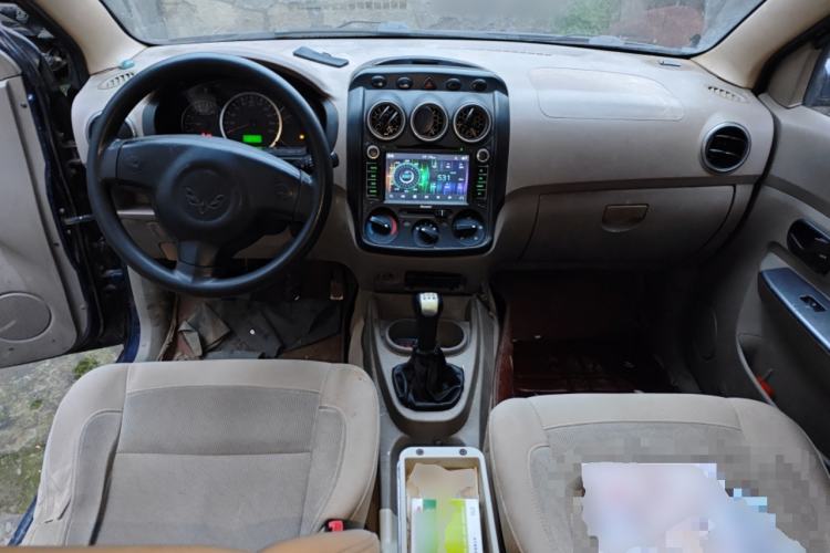 Used Wuling Hongguang 2010 1.4L Standard Version Center Console