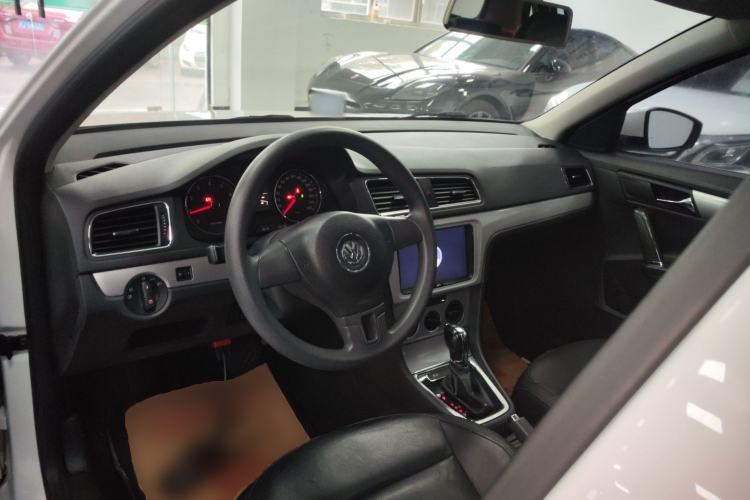 Used Volkswagen Gran Lavida 2013 1.6L Automatic Comfort Model
