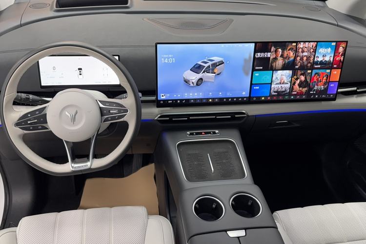 Used VOYAH Dream 2025 PHEV Four-Wheel-Drive Flagship Kunpeng Edition
