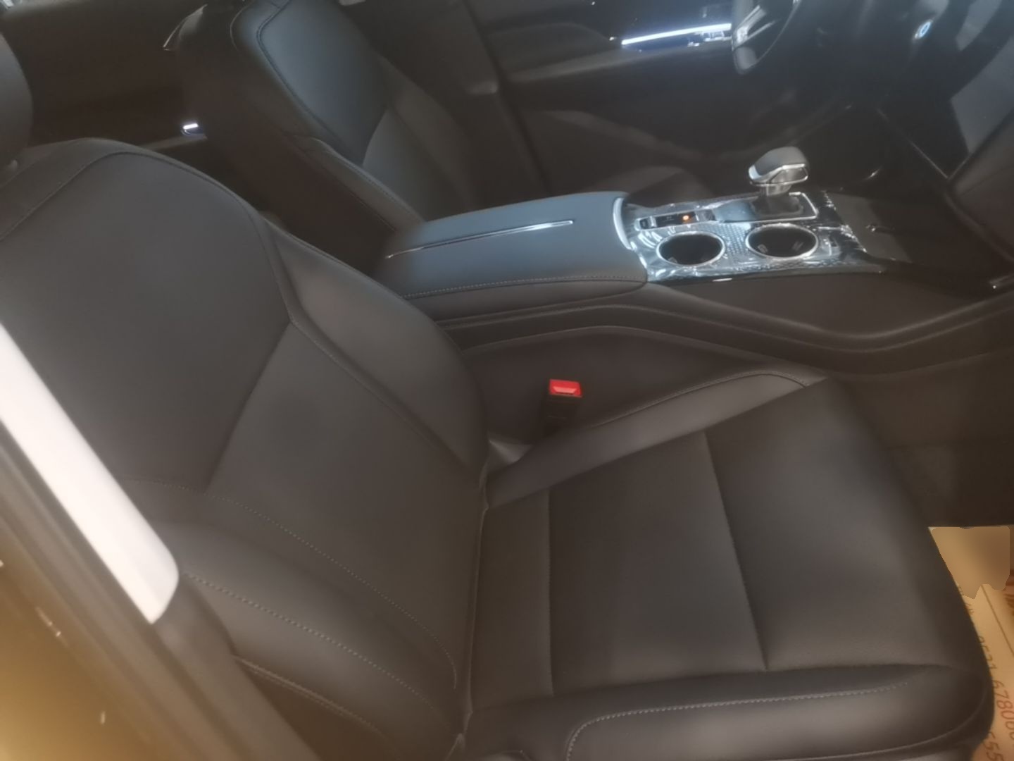 Hongqi HS3 PHEV 2025 Model 125km Jingwei PLUS 2 Millionth Anniversary Edition — снимка 19