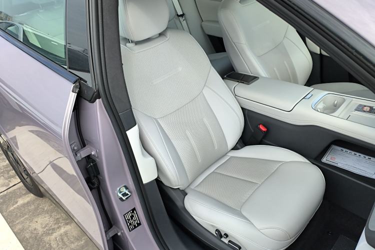 Used XPeng G6 2025 625 Long-Range Max Flagship Edition Right Front Seat