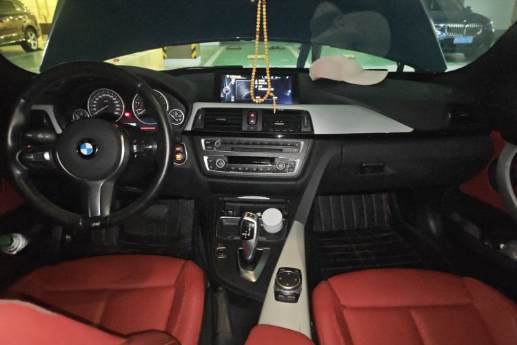 Used BMW 3 Series GT 2014 320i Design Package Model Interior 2