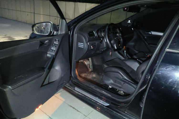 Used Volkswagen Golf 2011 2.0 TSI R Driver Seat