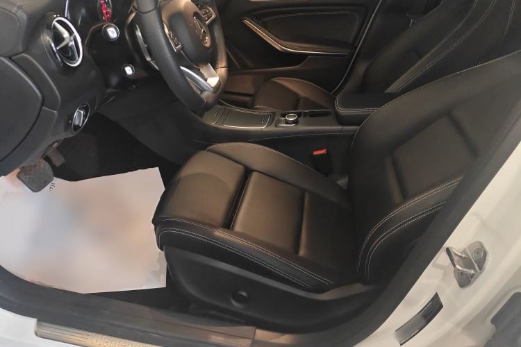 Used Mercedes-Benz GLA 2019 GLA 200 Fashion Model Left Front Seat