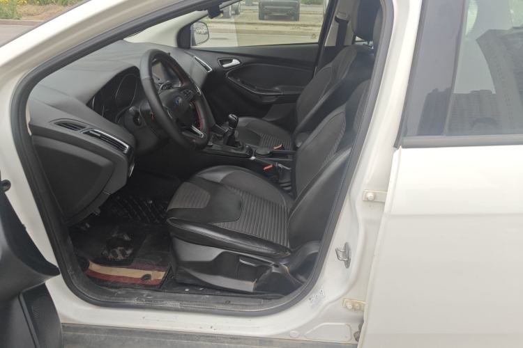 Used Ford Focus 2017 Sedan 1.6L Manual Fashion Edition Smart Drive Version