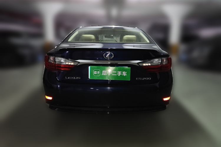 Used Lexus ES 2015 200 Elite Edition Rear