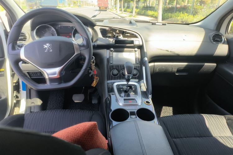 Used Peugeot 3008 2015 2.0L Automatic Classic Edition Interior 2