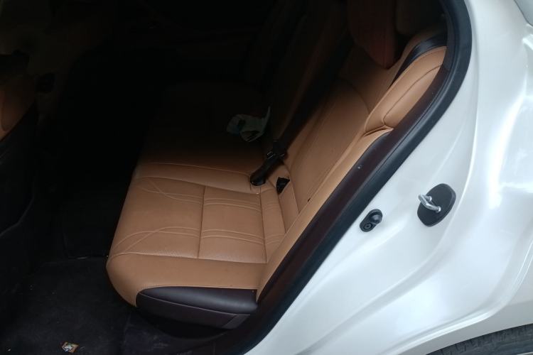 Used Lexus ES 2020 300h Executive Edition
