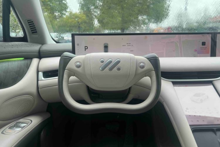 Used IM LS6 2023 Max Long-Range Version Interior 4