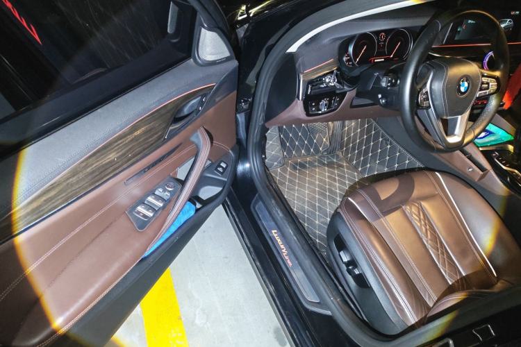 Used BMW 5 Series 2018 Facelifted 530Li Luxury Edition Premium Package
