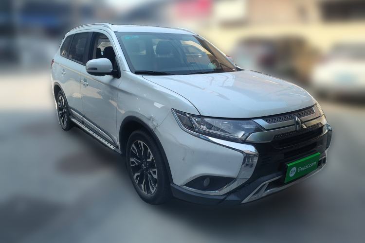 Used Mitsubishi Outlander 2019 2.0L Two-Wheel Drive Comfort Edition 5 Seats China VI Standard
