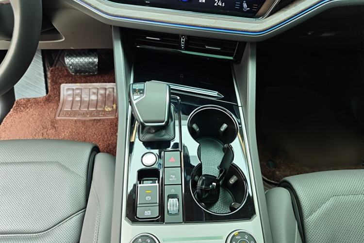 Used Volkswagen Touareg 2020 3.0 TSI Luxury Edition China VI