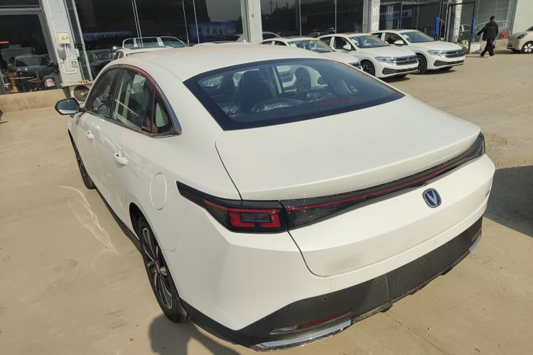 Used CHANGAN Eado 2025 Blue Whale 1.5T 500Bar Prestige Model
