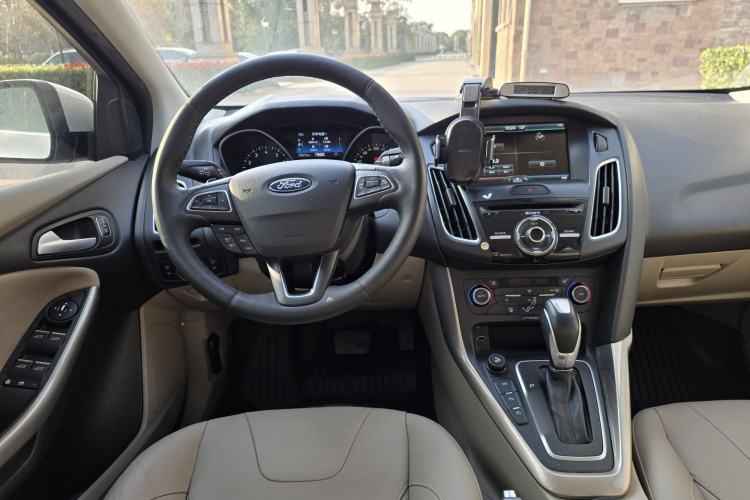 Used Ford Focus 2015 Sedan EcoBoost 180 Automatic Flagship Model