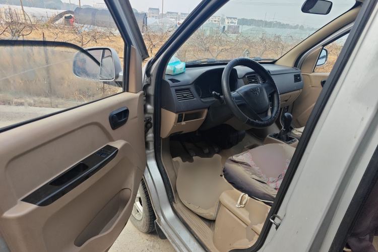 Used Wuling Rongguang 2014 1.2L S Standard Model
