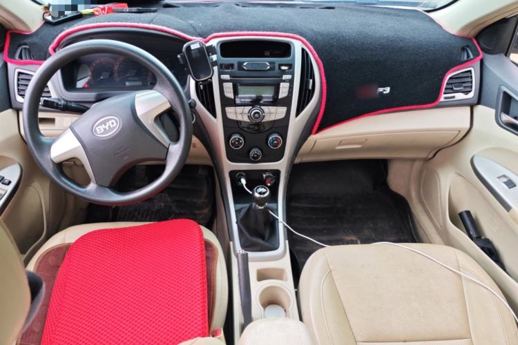Used BYD F3 2014 1.5L Manual Luxury Model Center Console