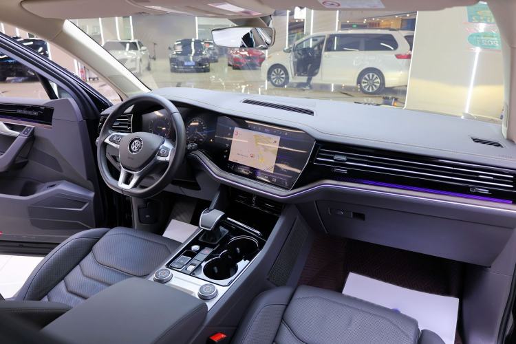 Used Volkswagen Touareg 2019 3.0 TSI RuiFeng Edition China V Standard Interior 4