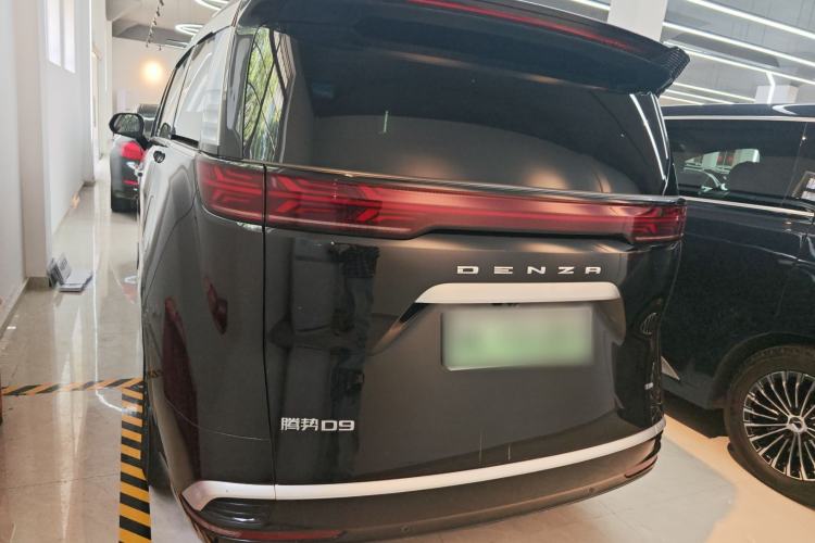 Used Denza D9 2024 DM-i 1050 Luxury Model