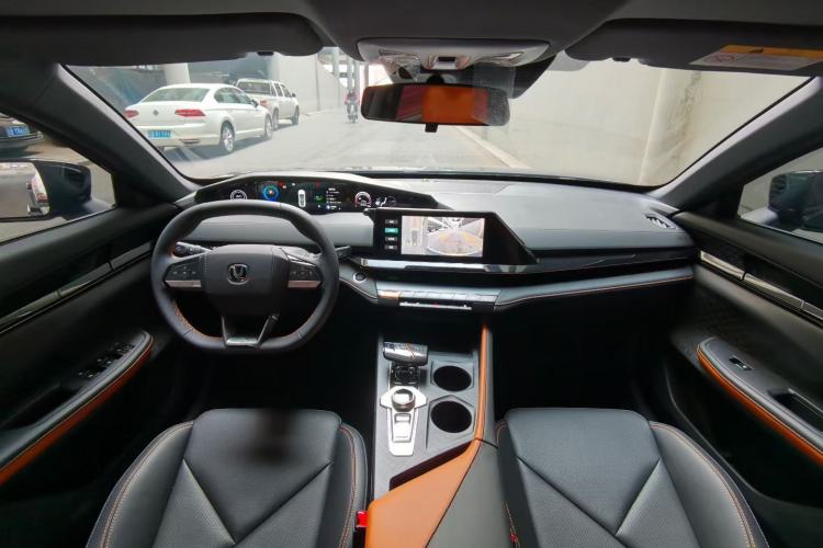 Used Changan UNI-V iDD 2023 ZhiDian iDD 1.5T 113km ZhiKu Model
